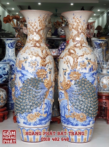 Lục bình sứ Công đào phú quý men rạn đắp nổi kênh bong cao 1m55 LBMR04