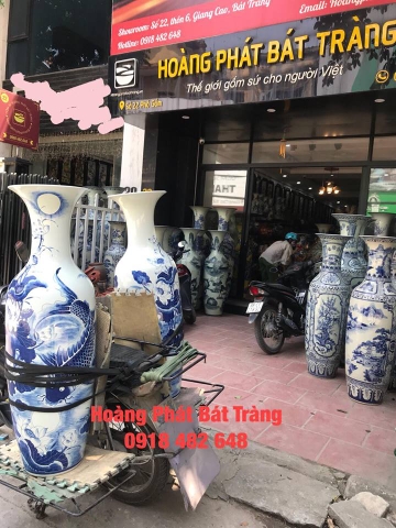 Lục bình sứ Lý ngư Vọng Nguyệt men lam cao cấp Bát Tràng