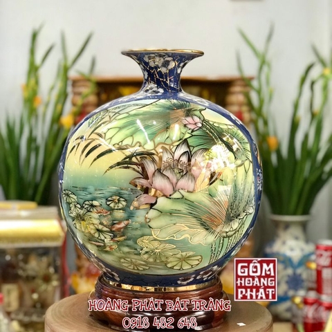 Gia đình ở HCM chọn bộ đồ thờ men rạn đắp nổi Bát Tràng