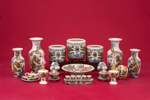 Bộ đồ thờ men rạn đắp nổi Lưỡng Long Chầu Nguyệt cho ban thờ gia tiên