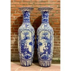 Lục bình sứ tứ quý men lam