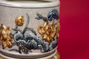 bat huong hoa sen dap noi men ran cao cap bat trang 1524 600x401 1