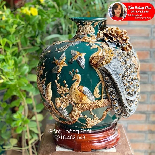 Bình hút tài lộc đắp nổi công đào dát vàng 24k men xanh BHL107