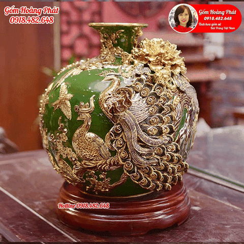 Bình hút tài lộc chim công đắp nổi men xanh mạ vàng