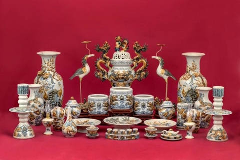 Bộ đồ thờ gia tiên đầy đủ gồm những gì?