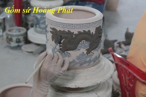 Bộ đồ thờ men rạn Rồng đắp nổi được làm như thế nào? 234