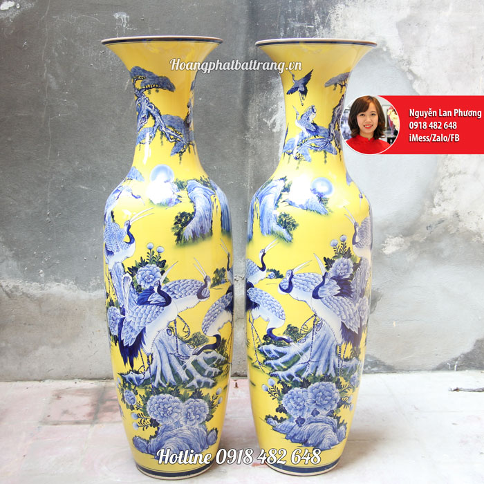 Lục bình sứ Bát Tràng Bách hạc quần tùng men vàng hoàng gia 1m75 LBMV04