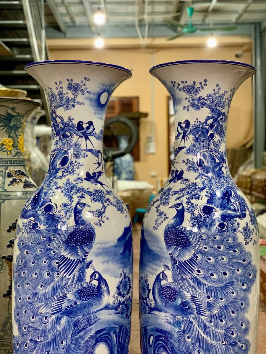 Lục bình công danh phú quý men lam