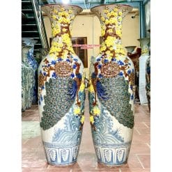 Lục bình sứ công đào phú quý đắp nổi men rạn