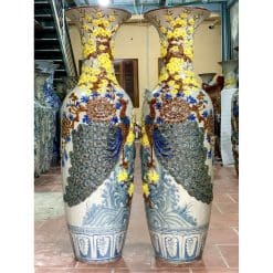 Lục bình sứ công đào phú quý đắp nổi men rạn