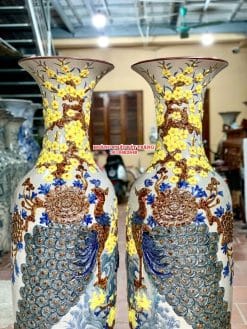 Lục bình sứ công đào phú quý đắp nổi men rạn