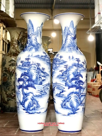 Lục bình sứ Sơn Thủy Hữu Tình