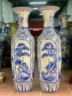 Lục bình sứ tứ quý men lam vẽ thường