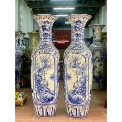 Lục bình sứ tứ quý men lam vẽ thường