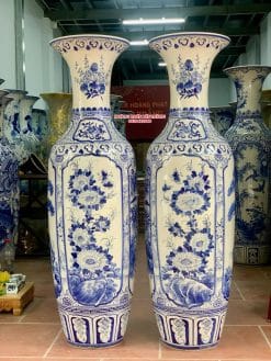 Lục bình sứ tứ quý men lam vẽ thường