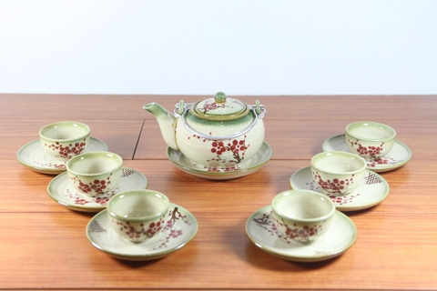 Ấm chén men xanh đồng hoa đào đỏ 23246