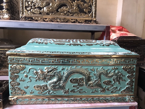 tieu quach su mau xanh ngoc ma vang dai tho