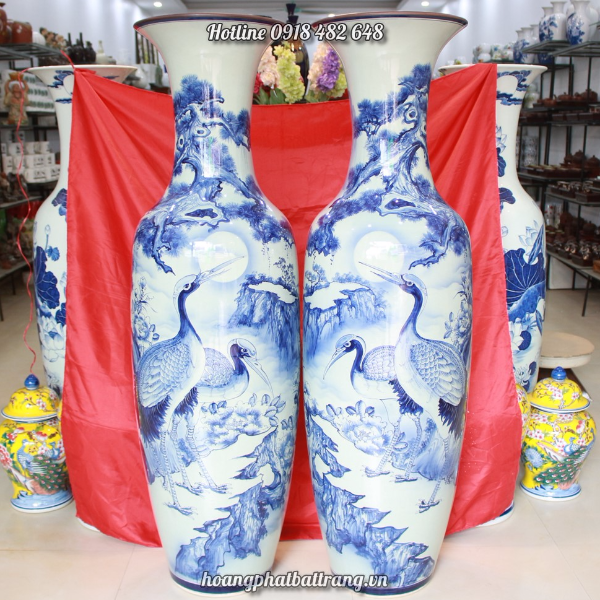 Lộc bình gốm song hạc men lam vẽ kỹ 1m4