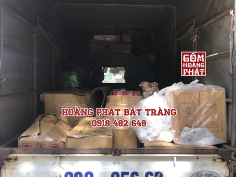 xe tai tra hang khach gom su hoang phat 1 debfa455 eb74 4d89 8676 0058469b1db9 3