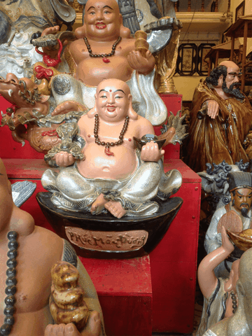 Phật Di Lặc ngồi đĩnh vàng