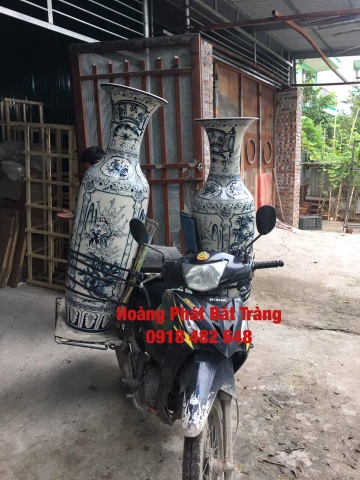 Lục bình gốm sứ Bát Tràng cho người mệnh Thổ