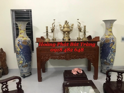 Lục bình sứ công đào phú quý men rạn đắp nổi