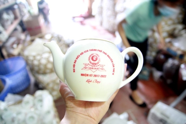 Ấm chén đánh chỉ vàng kim 100%