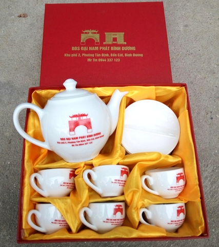 Bộ ấm chén in logo và hộp sang trọng