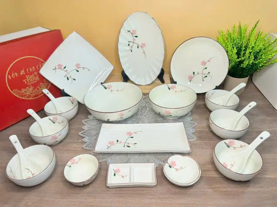 Bộ bát đĩa Bát Tràng men kem hoa đào đỏ
