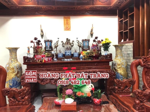 Lục bình sứ công thành danh toại dát vàng cao cấp 1m4 tại nhà khách hàng ở Bắc Ninh