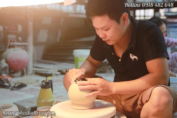 Thợ tiện cứng của Hoàng Phát Bát Tràng