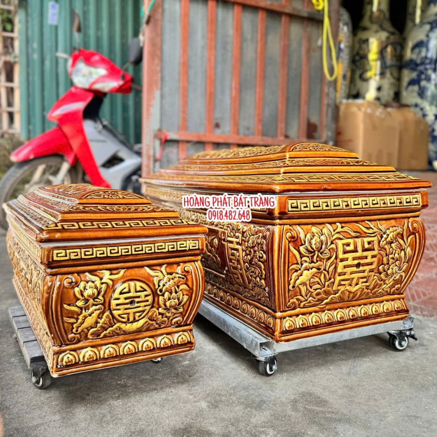 Quách tiểu sứ sen phình hoàng thổ nhũ vàng cỡ Đại 3