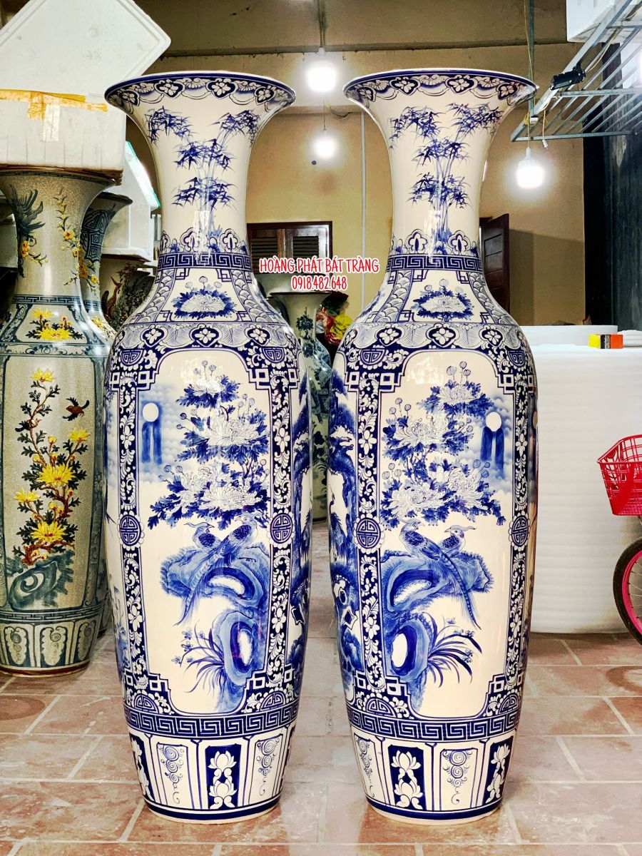 Lục bình sứ tứ quý men lam vẽ kỹ cao cấp
