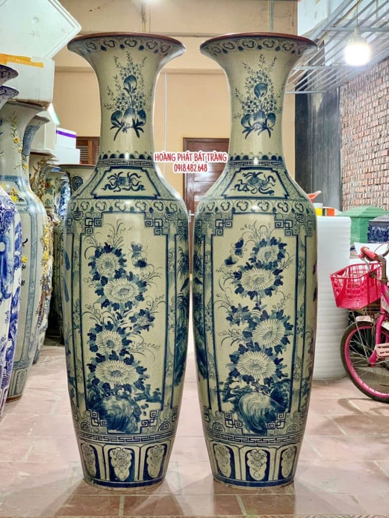 Lục bình sứ tứ quý men rạn vẽ Bát Tràng