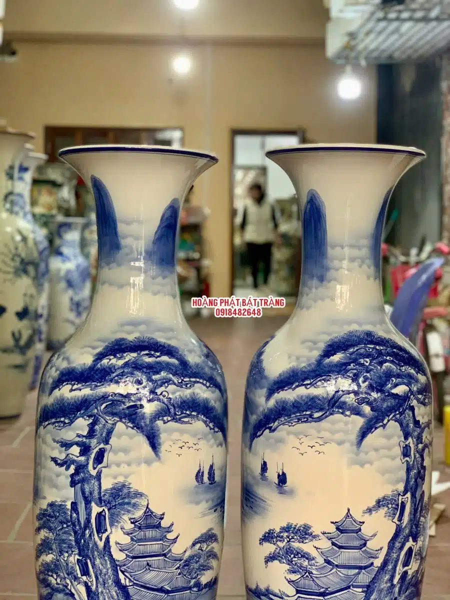 Lục bình sứ Sơn Thủy Hữu Tình men lam vẽ kỹ cao 1m