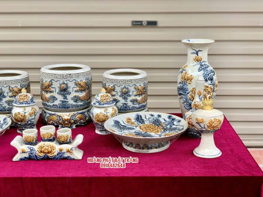 Bộ đồ thờ men rạn đắp nổi số 04