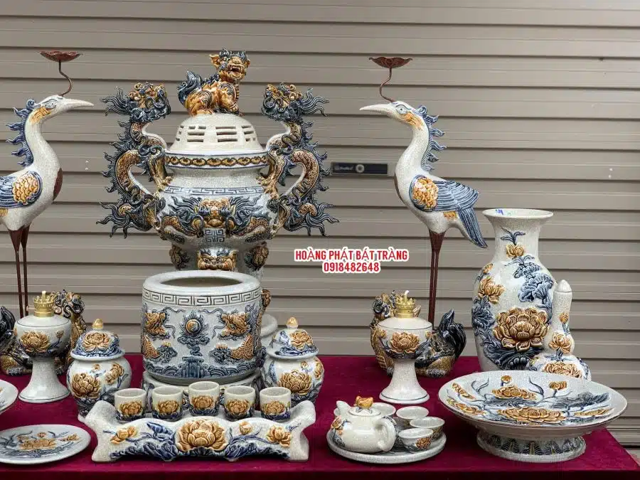 Bộ đồ thờ men rạn đắp nổi số 12 Bát Tràng