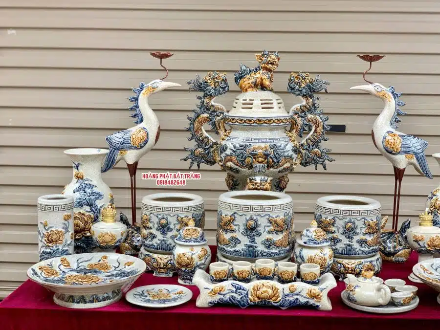 Bộ đồ thờ men rạn đắp nổi số 13 Bát Tràng