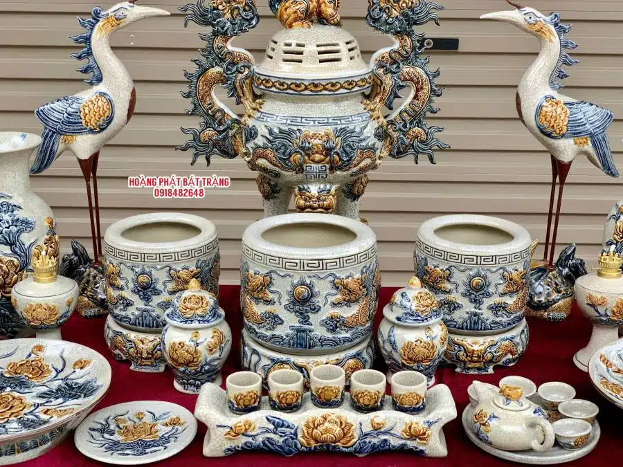 Bộ đồ thờ men rạn đắp nổi số 13 Bát Tràng