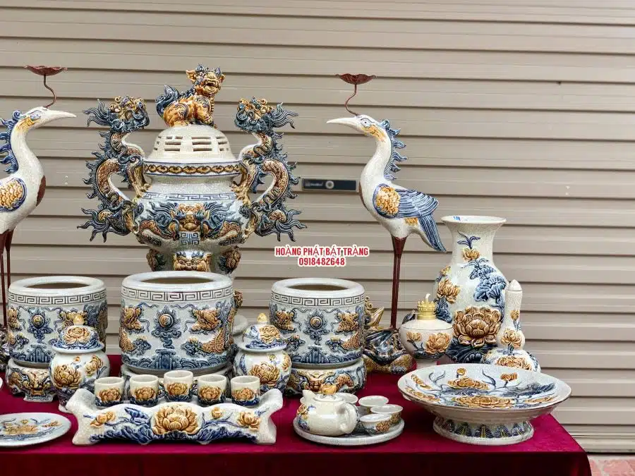 Bộ đồ thờ men rạn đắp nổi số 13 Bát Tràng