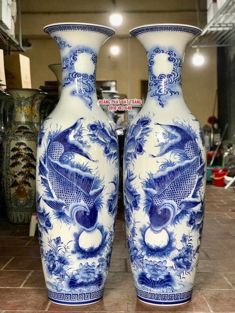 Lục bình sứ cá chép men lam khử cao cấp