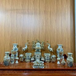 Alternative view of BỘ ĐỒ THỜ MEN RẠN ĐẮP NỔI VẼ VÀNG 10A