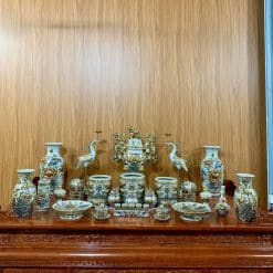 Alternative view of BỘ ĐỒ THỜ MEN RẠN ĐẮP NỔI VẼ VÀNG 12C