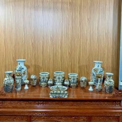 Alternative view of BỘ ĐỒ THỜ MEN RẠN ĐẮP NỔI VẼ VÀNG 06C