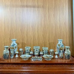 Alternative view of BỘ ĐỒ THỜ MEN RẠN ĐẮP NỔI VẼ VÀNG 07C