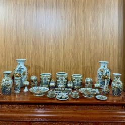 Alternative view of BỘ ĐỒ THỜ MEN RẠN ĐẮP NỔI VẼ VÀNG 08C