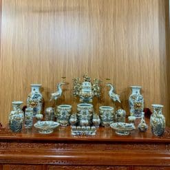 Alternative view of BỘ ĐỒ THỜ MEN RẠN ĐẮP NỔI VẼ VÀNG 11B