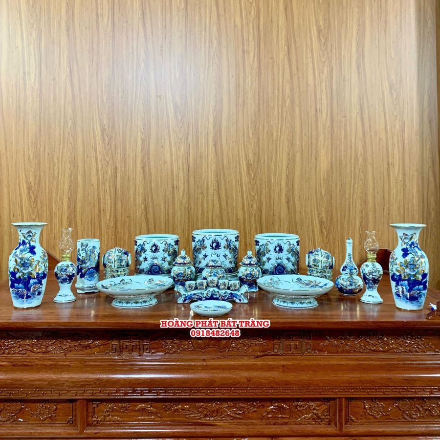 BỘ ĐỒ THỜ MEN LAM VẼ VÀNG BÁT TRÀNG 9B