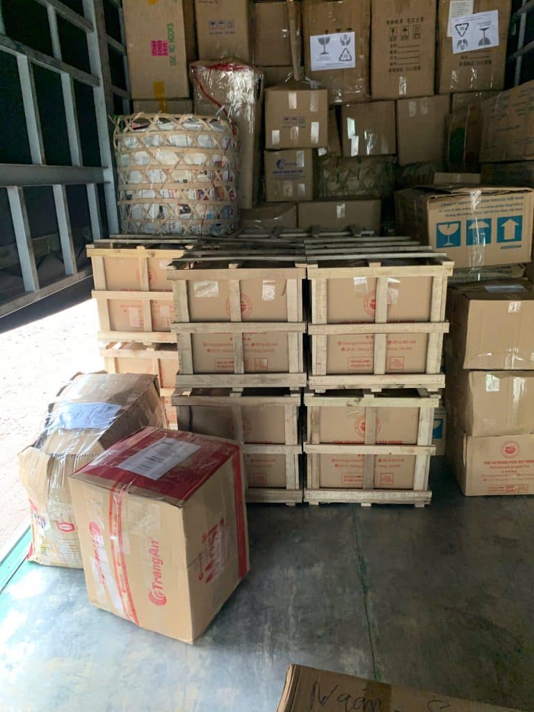 Dịch vụ vận chuyển và bảo hành Quách tiểu toàn quốc