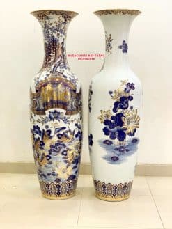 Lục bình sứ Phúc Đức chim công men lam khử vẽ vàng 24k